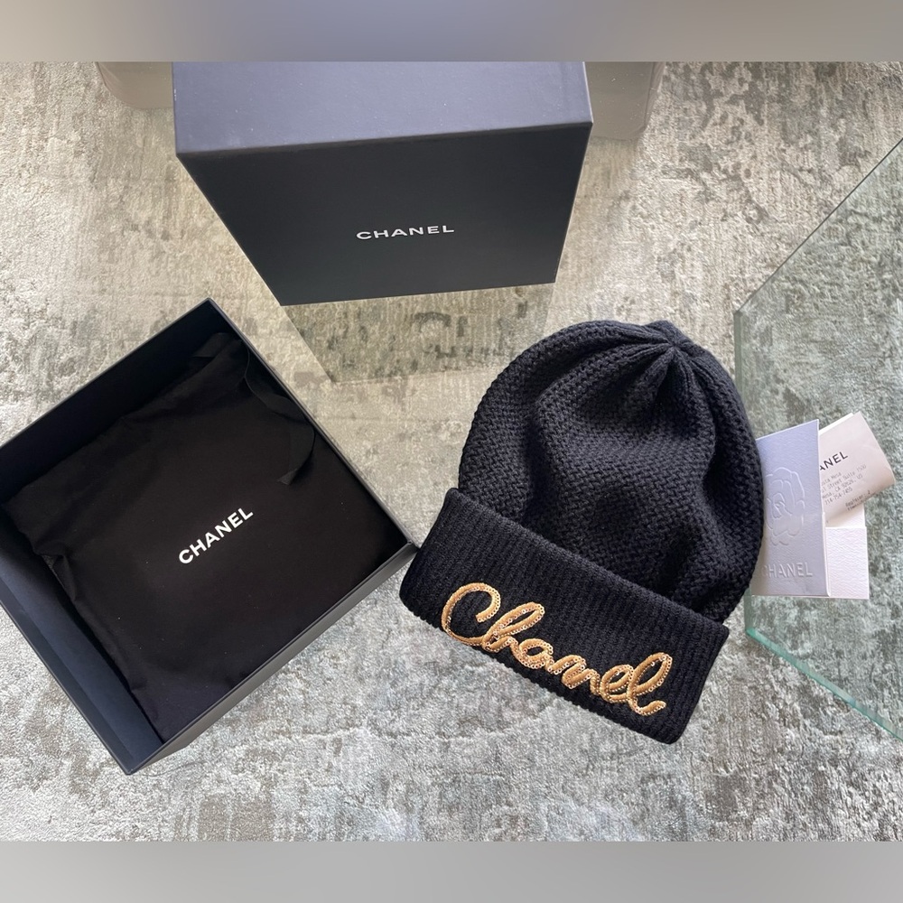 Chanel Cashmere Beanie - Picture 4 of 5